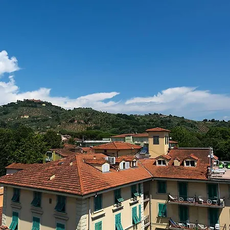 Corallo Hotel 3*